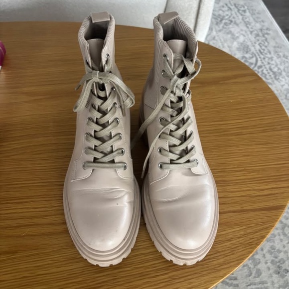 Gianvitto Rossi Neutral Boots - Picture 2 of 2